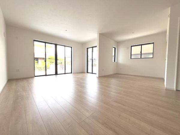 町田市本町田10期 リビングダイニング