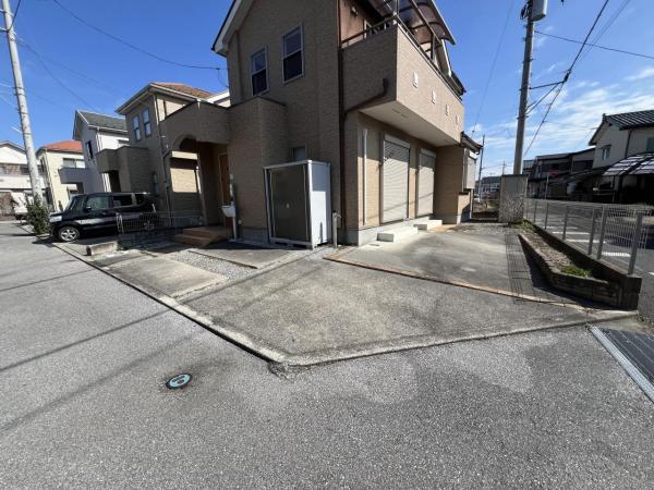 宇都宮市岩曽町 中古戸建 駐車場