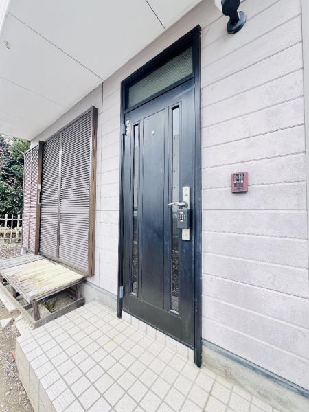青梅市新町３丁目 中古戸建 玄関