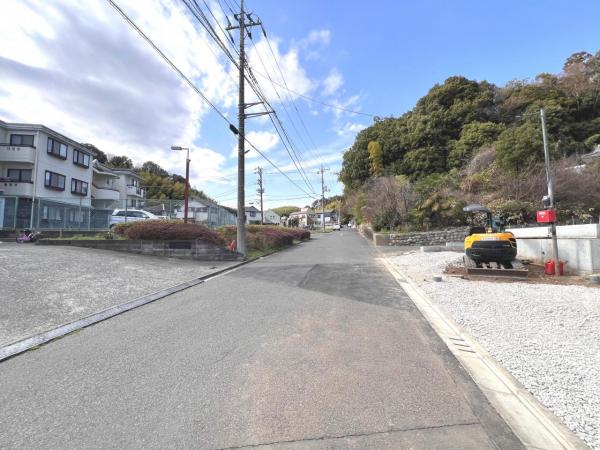 町田市図師町 第42 戸建 前面道路含む現地写真