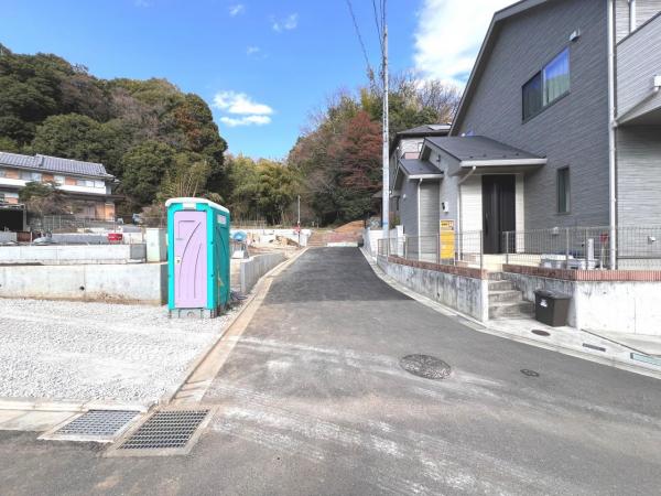 町田市図師町 第42 戸建 前面道路含む現地写真