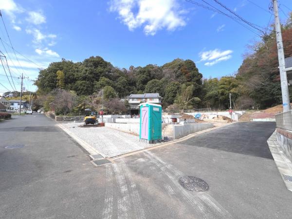 町田市図師町 第42 戸建 前面道路含む現地写真