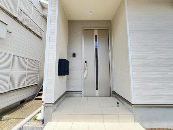 伊勢原市下落合第12　戸建 玄関