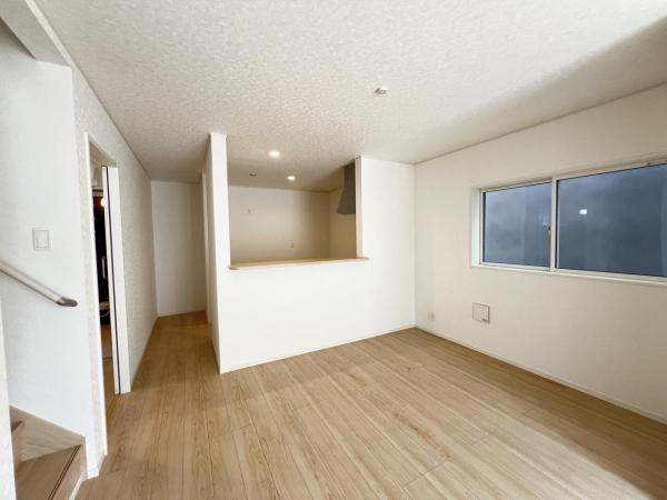 伊勢原市下落合第12　戸建 リビングダイニング