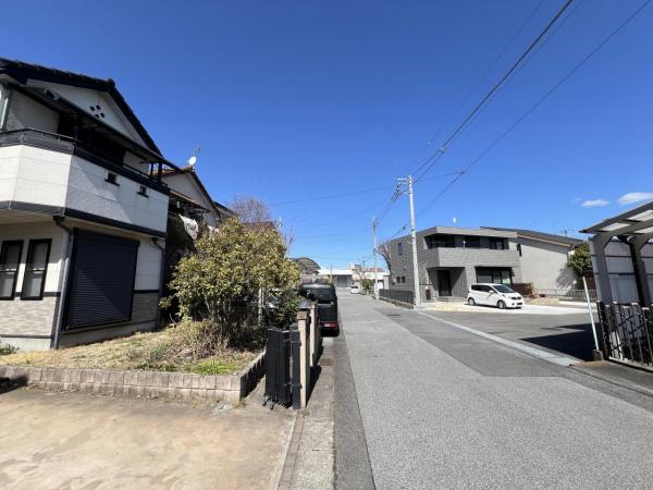 宇都宮市簗瀬３丁目 中古戸建 前面道路含む現地写真