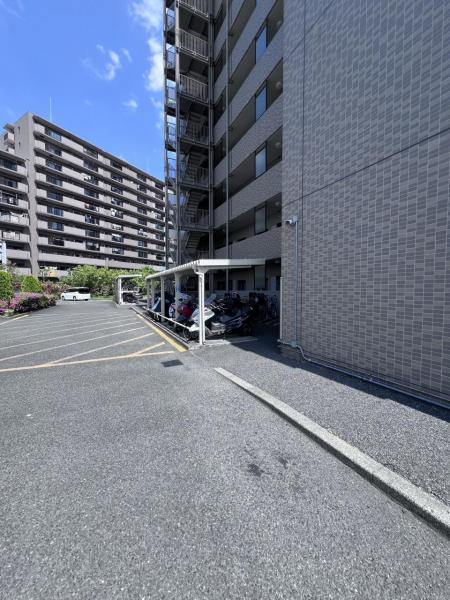 ベルドゥムール海老名弐番館 駐輪場
