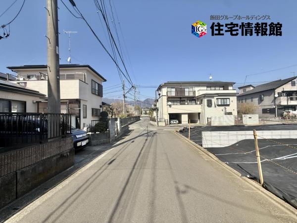秦野市千村５丁目 土地 前面道路含む現地写真