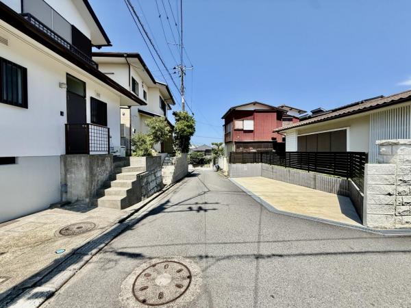 鎌倉市腰越1丁目 前面道路含む現地写真