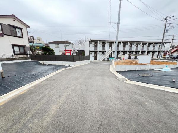 綾瀬市深谷上６丁目 土地 前面道路含む現地写真