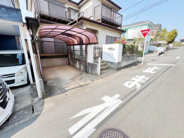 小田原市小竹 中古戸建 駐車場