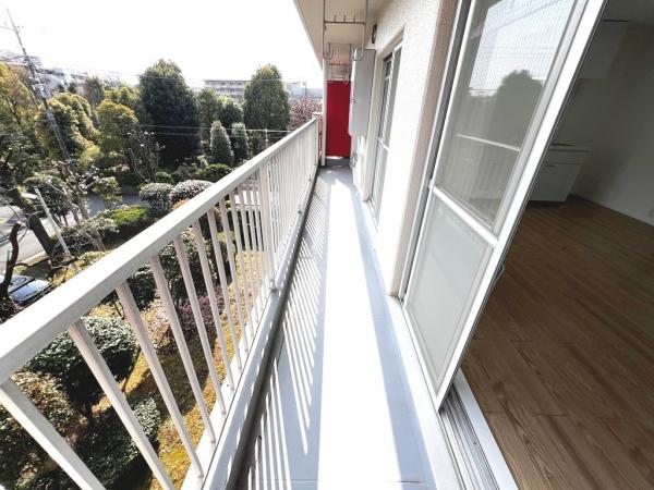 生田住宅1号棟 バルコニー