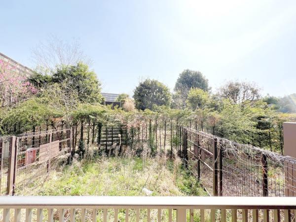 ユニヴェルシオール学園の丘 バルコニー
