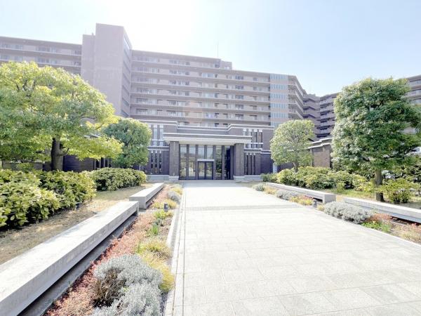 ユニヴェルシオール学園の丘 外観写真