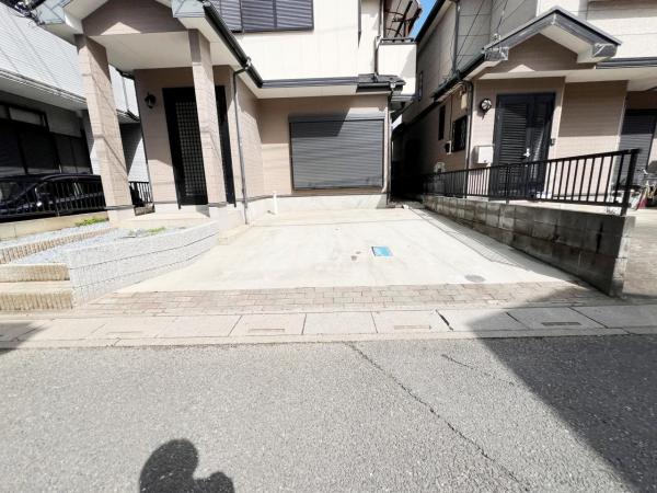 さいたま市見沼区島町 中古戸建 駐車場