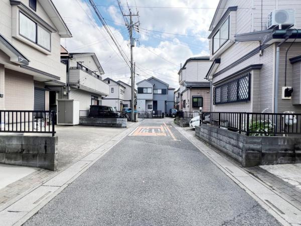 さいたま市見沼区島町 中古戸建 前面道路含む現地写真