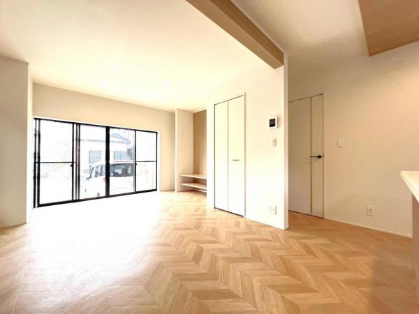 さいたま市見沼区島町 中古戸建 リビングダイニング