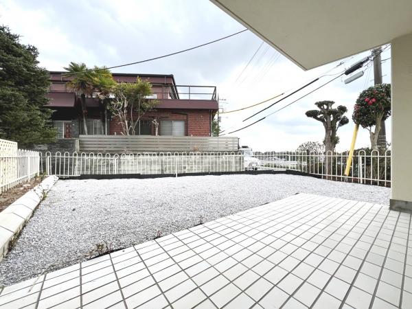 アゼリア５ 庭