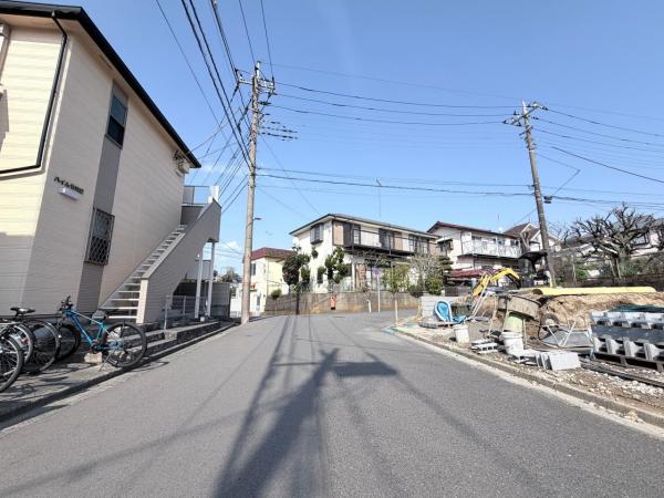 町田市鶴川4丁目27番 前面道路含む現地写真