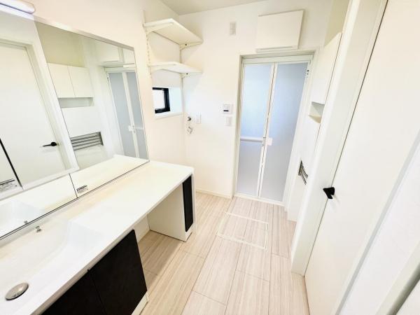 横浜市旭区白根６丁目 戸建 脱衣所