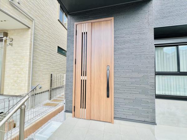 横浜市旭区白根６丁目 戸建 玄関