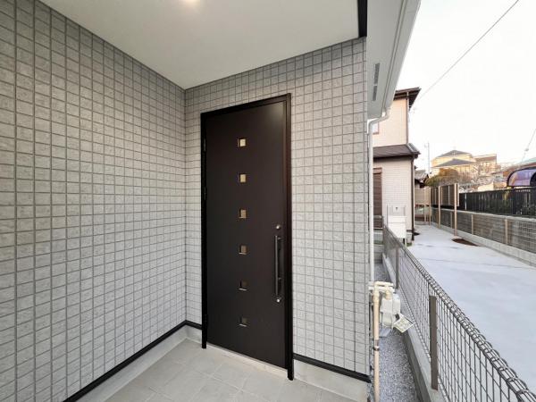 横浜市瀬谷区北新 戸建 玄関