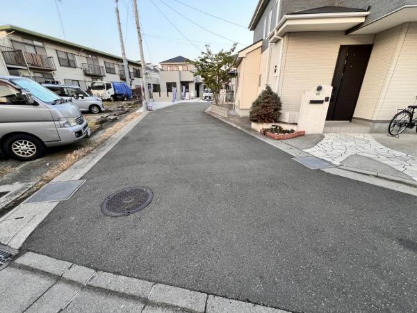 横浜市瀬谷区北新 戸建 前面道路含む現地写真