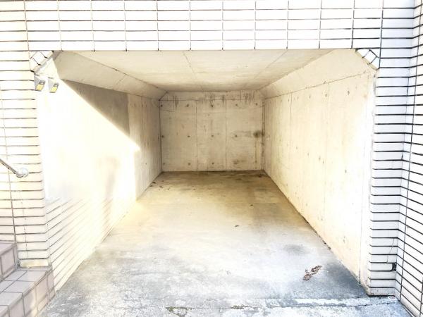 八王子市暁町１丁目　中古戸建 駐車場