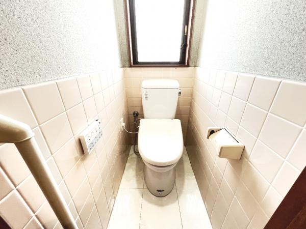 八王子市暁町１丁目　中古戸建 トイレ