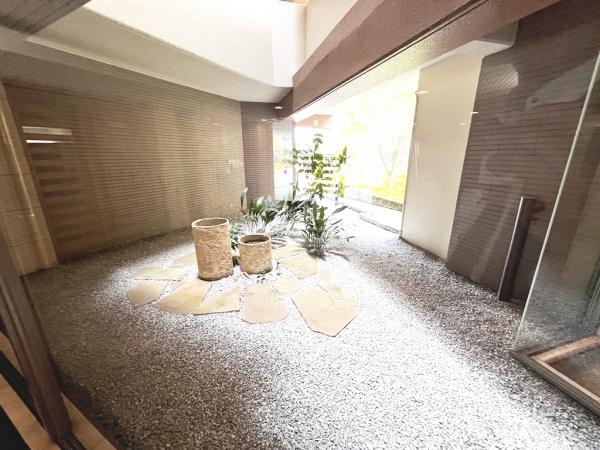 ジェイパーク向ヶ丘メイプルハウス 中庭