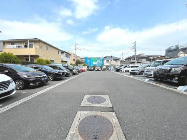 プラウド大宮日進 駐車場