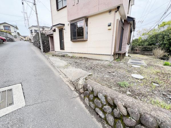 南足柄市塚原 中古戸建 駐車場