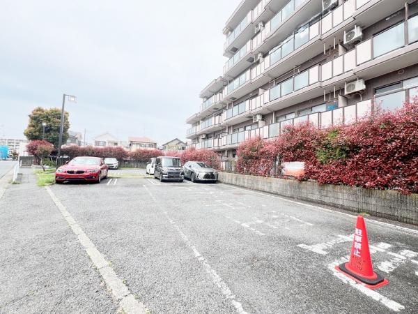 エステ・スクエア南林間 敷地内駐車場
