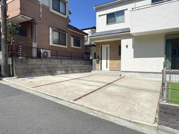 横浜市栄区上之町 中古戸建 駐車場