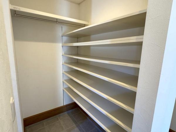 横浜市栄区上之町 中古戸建 収納
