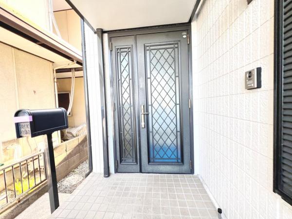 厚木市三田南３丁目 中古戸建 玄関