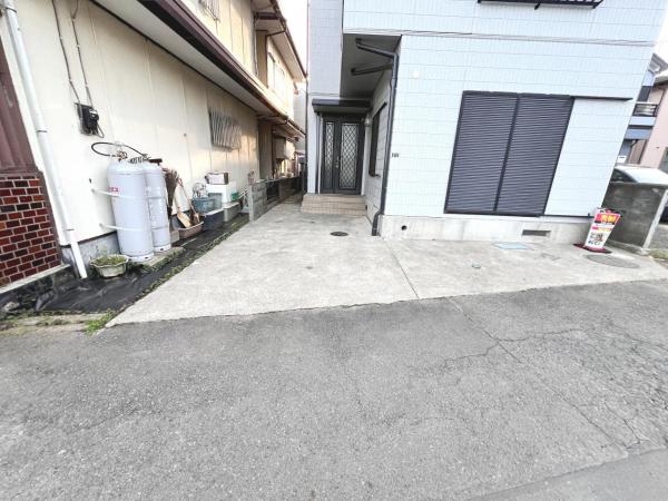 厚木市三田南３丁目 中古戸建 駐車場