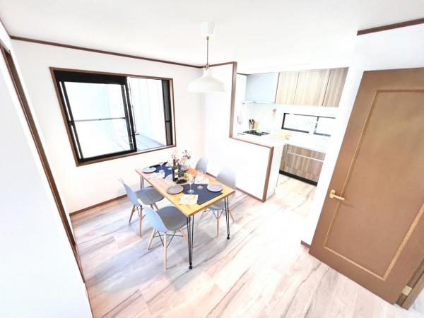 厚木市三田南３丁目 中古戸建 リビングダイニング