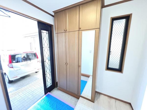 厚木市三田南３丁目 中古戸建 玄関