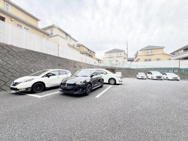 小田急町田マンション 敷地内駐車場