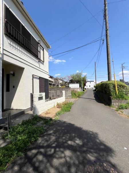 さいたま市北区日進町２丁目 中古戸建 前面道路含む現地写真