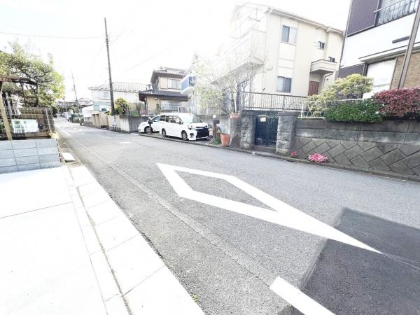八王子市山田町 戸建 前面道路含む現地写真