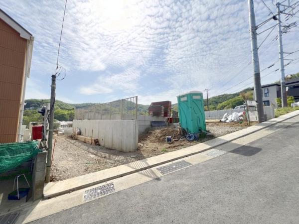 秦野市北矢名 一戸建 前面道路含む現地写真