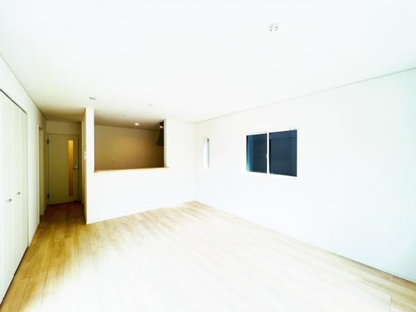 海老名市社家２丁目 戸建 リビングダイニング