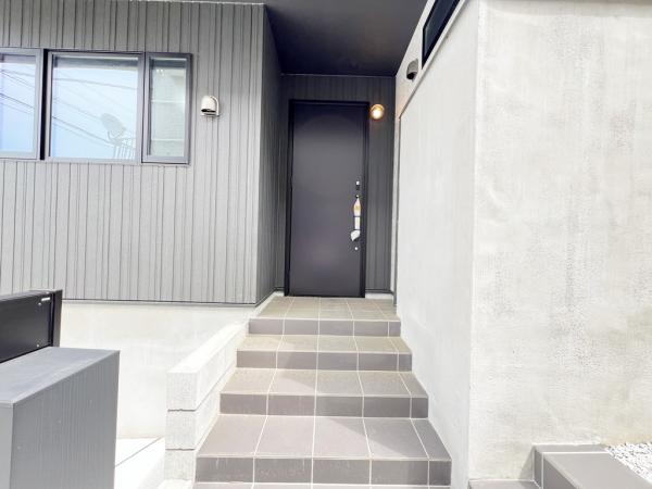 町田市本町田　戸建 玄関