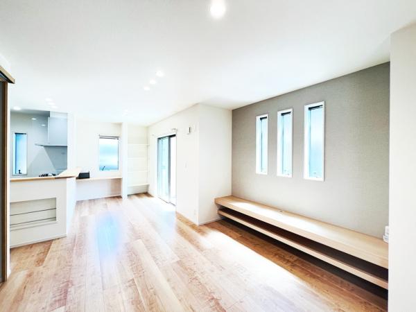 相模原市緑区二本松３丁目 中古戸建 リビングダイニング