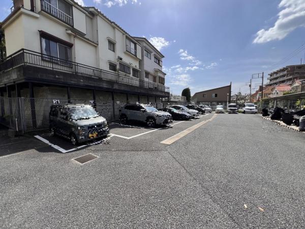 サンヴェール久米川 敷地内駐車場