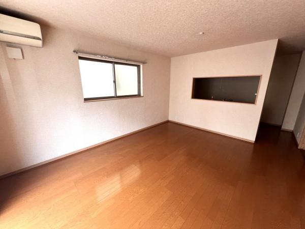 東村山市多摩湖町４丁目 中古戸建 リビングダイニング