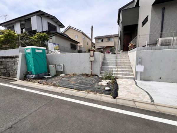 厚木市愛甲西２丁目 戸建 前面道路含む現地写真