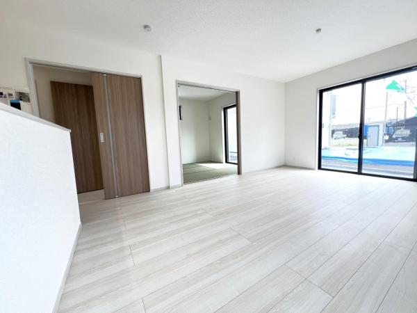 栃木市平柳町３丁目 戸建 リビングダイニング