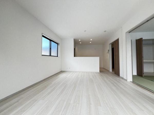 栃木市平柳町３丁目 戸建 リビング